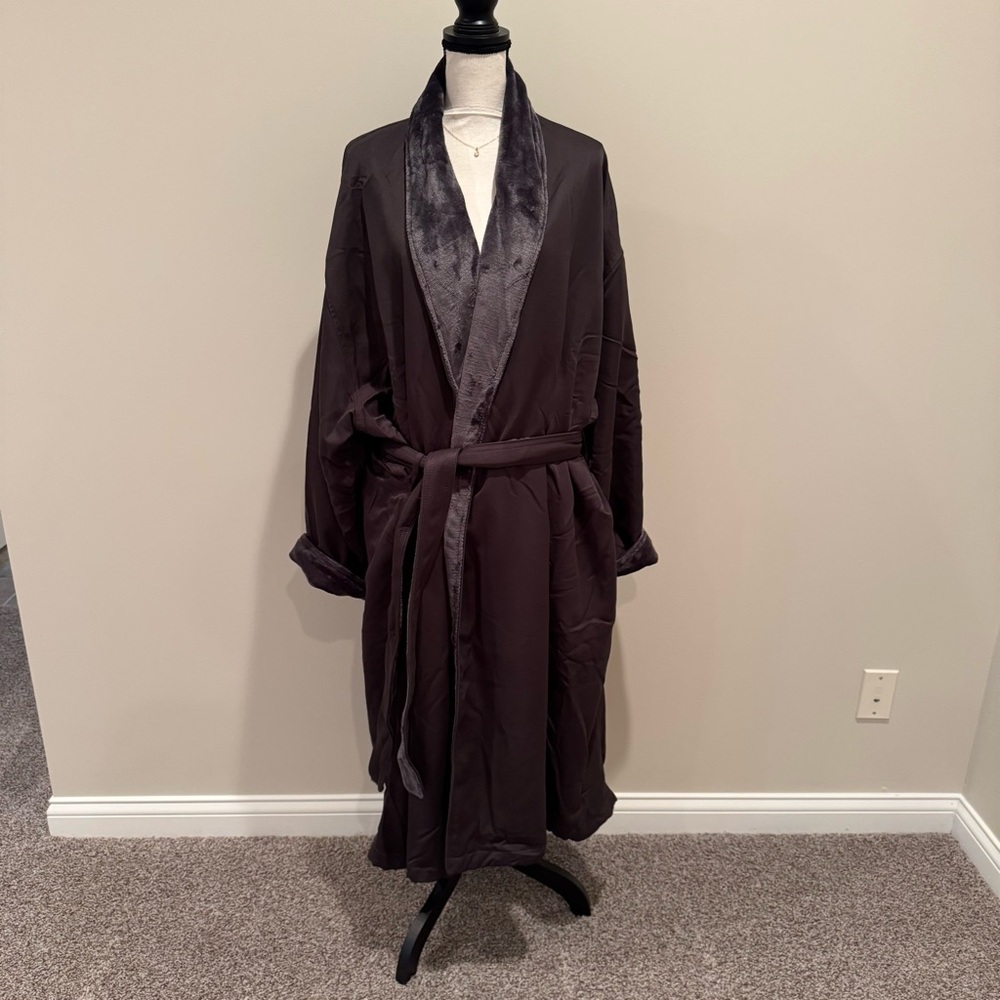 NWOT Unisex Mansfield Microfiber Shimmer Lined Robe
